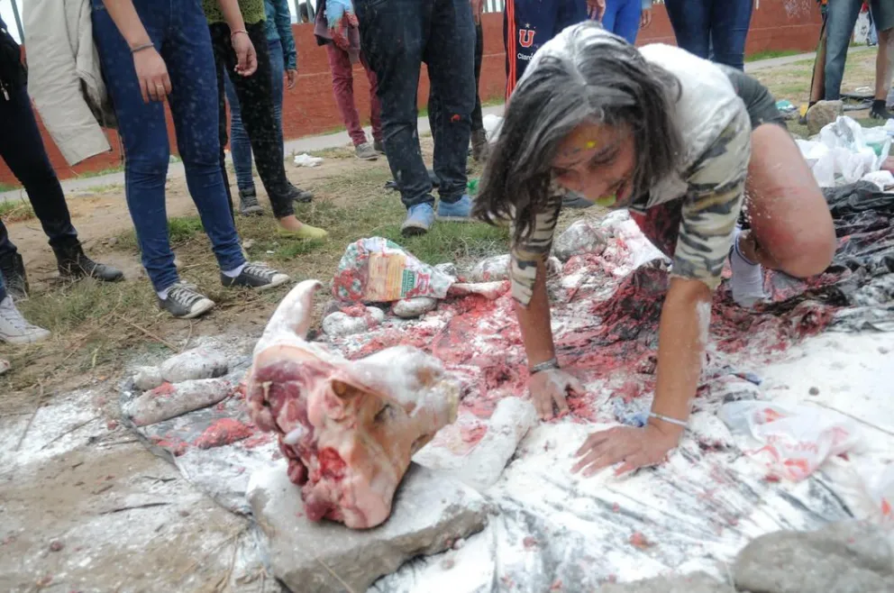 Por qué algunos mechoneos terminan en tragedia