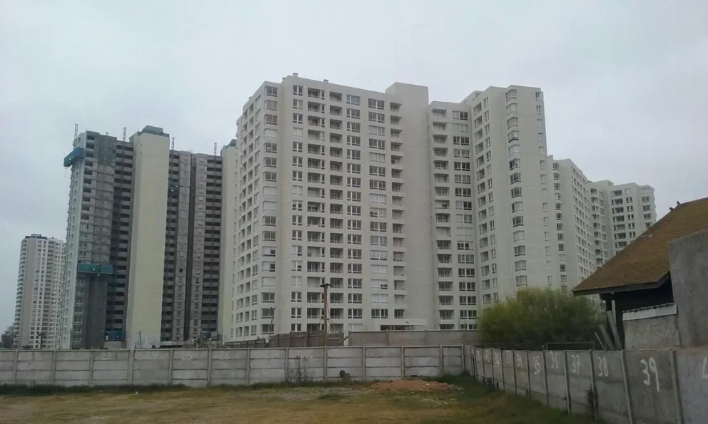 Joven pierde la vida al caer del piso 13 de un edificio en Coquimbo