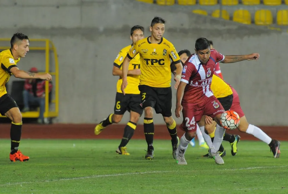 Se mantiene modalidad de torneo en la Primera B