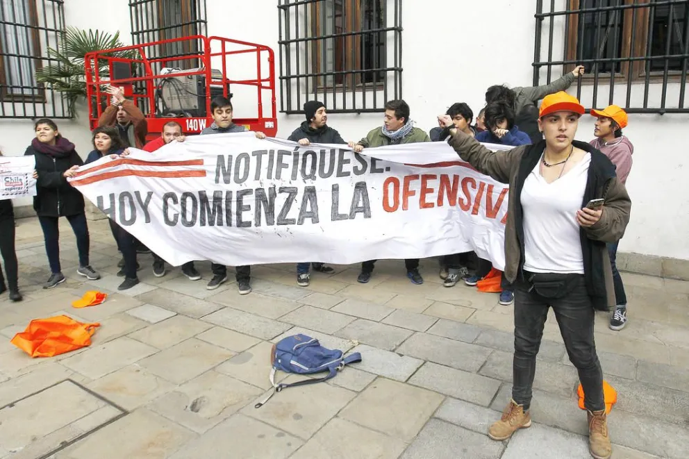 Secundarios se movilizan e inician ofensiva ante demandas estudiantiles