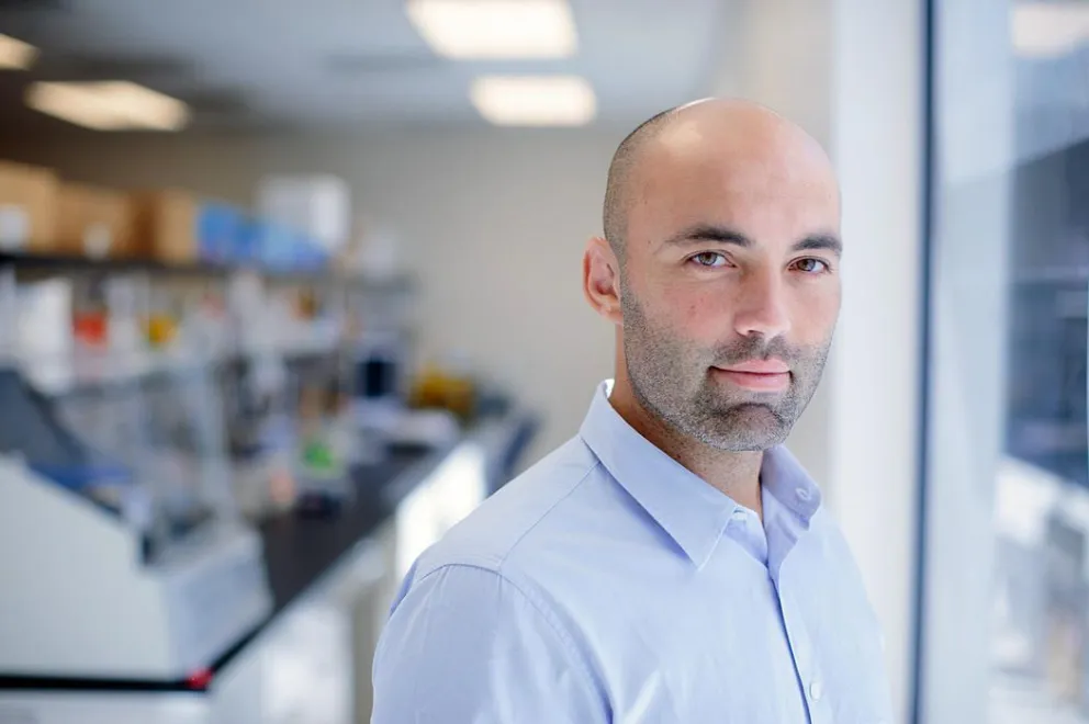 Chileno crea revolucionario dispositivo para detección temprana del cáncer