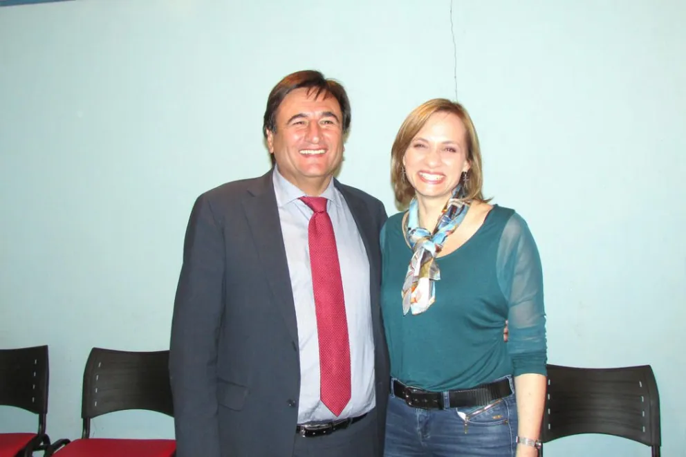 Carolina Goic apoya la candidatura de Bernardo Leyton