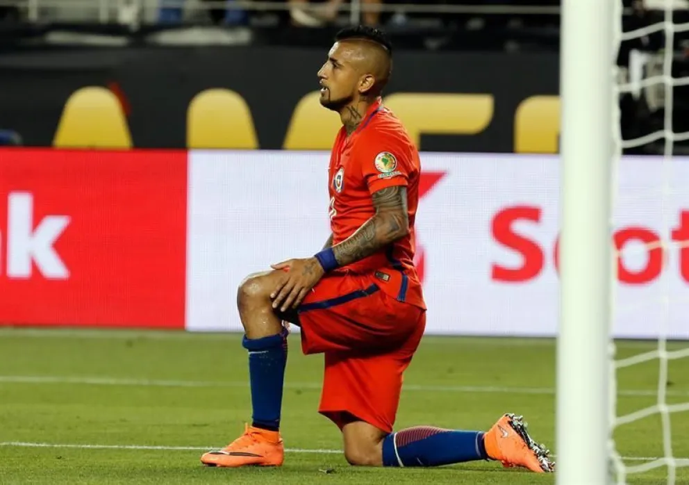 Video muestra el enojo de Vidal con el árbitro tras derrota con Argentina