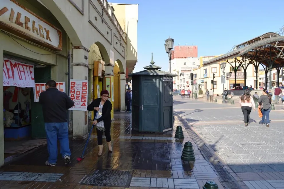 Porteños exigen erradicar suciedad y comercio ilegal desde centro coquimbano