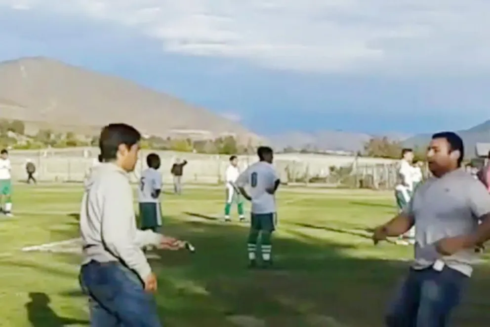 [VIDEO] Partido del fútbol rural termina tras amenazas con un arma de fuego