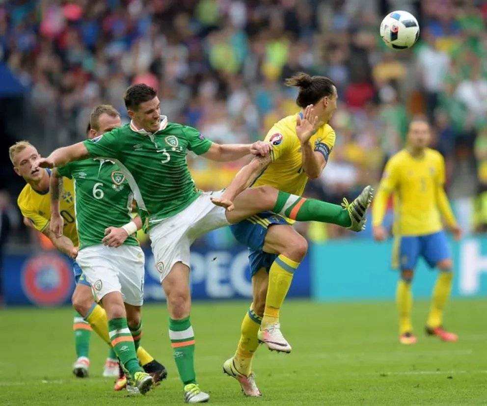 Suecia e Irlanda empatan a uno en el inicio de la Eurocopa
