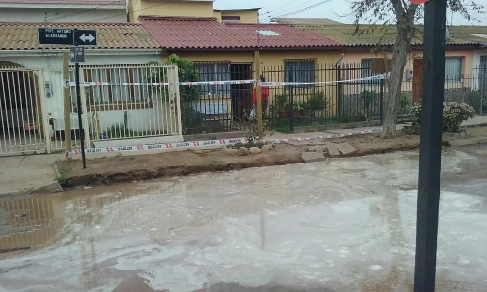 Vecinos reclaman por inundación provocada  por grifos que quedaron abiertos
