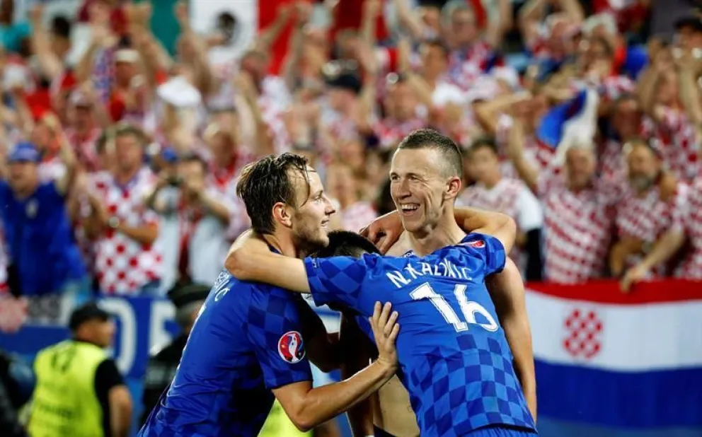 Croacia vence a España y se queda con el primer lugar del grupo