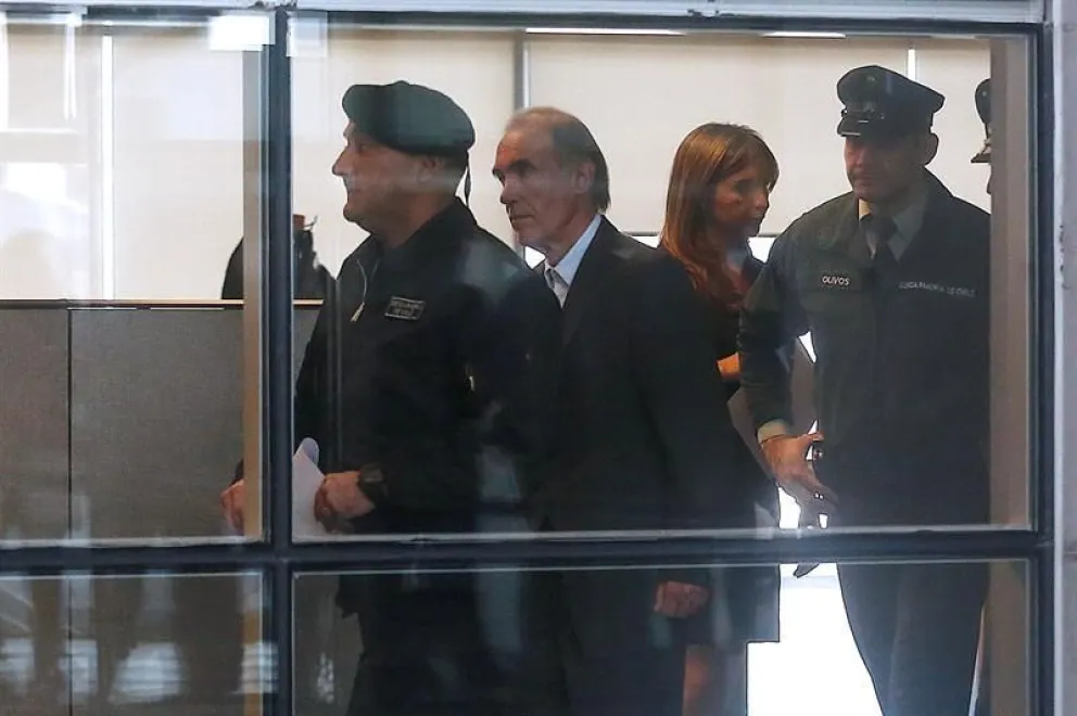 Directiva de la UDI visita a senador preso por corrupción