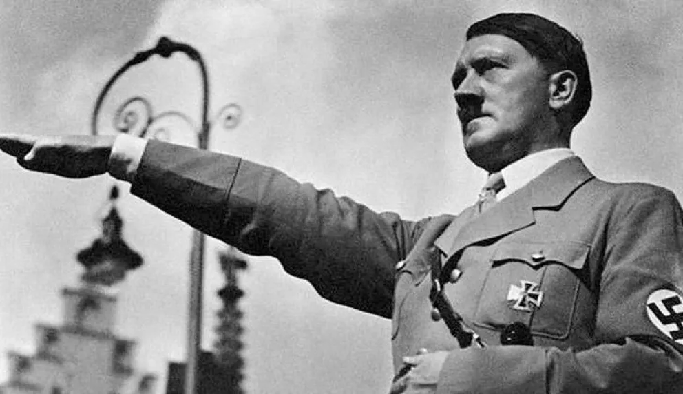 Subastan chaqueta de Hitler por 275.000 euros