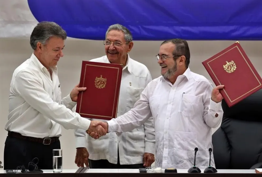 Santos: "Esto significa ni más ni menos el fin de las FARC como grupo armado"
