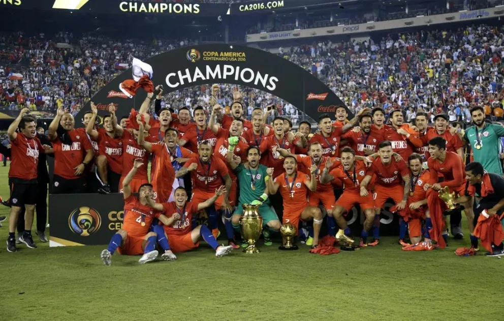 Chile se proclama bicampeón de la Copa América tras vencer en penales a Argentina