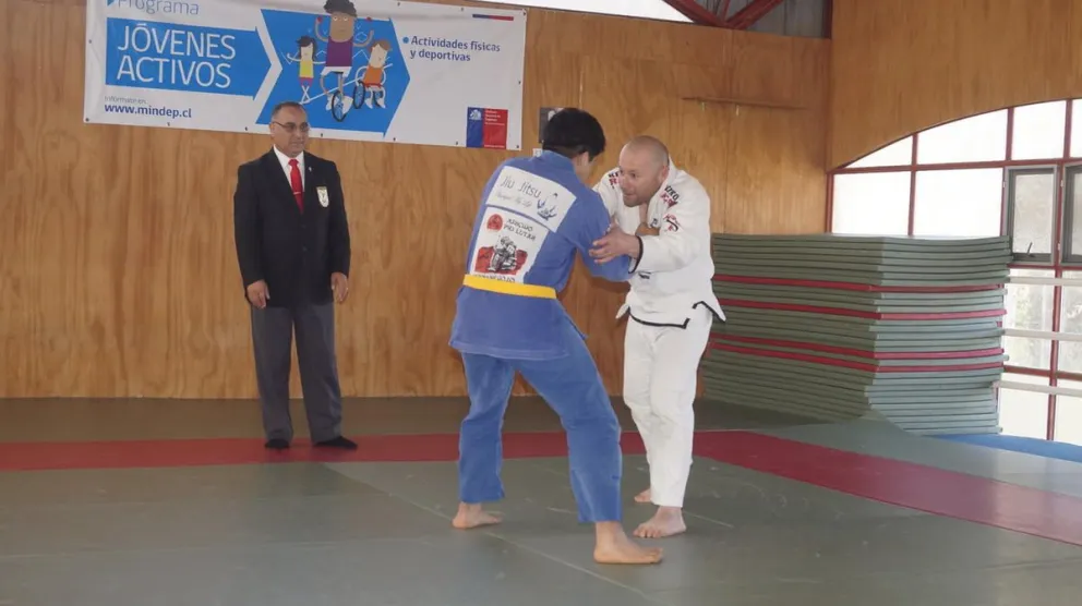 Judocas regionales se ponen a prueba en torneo