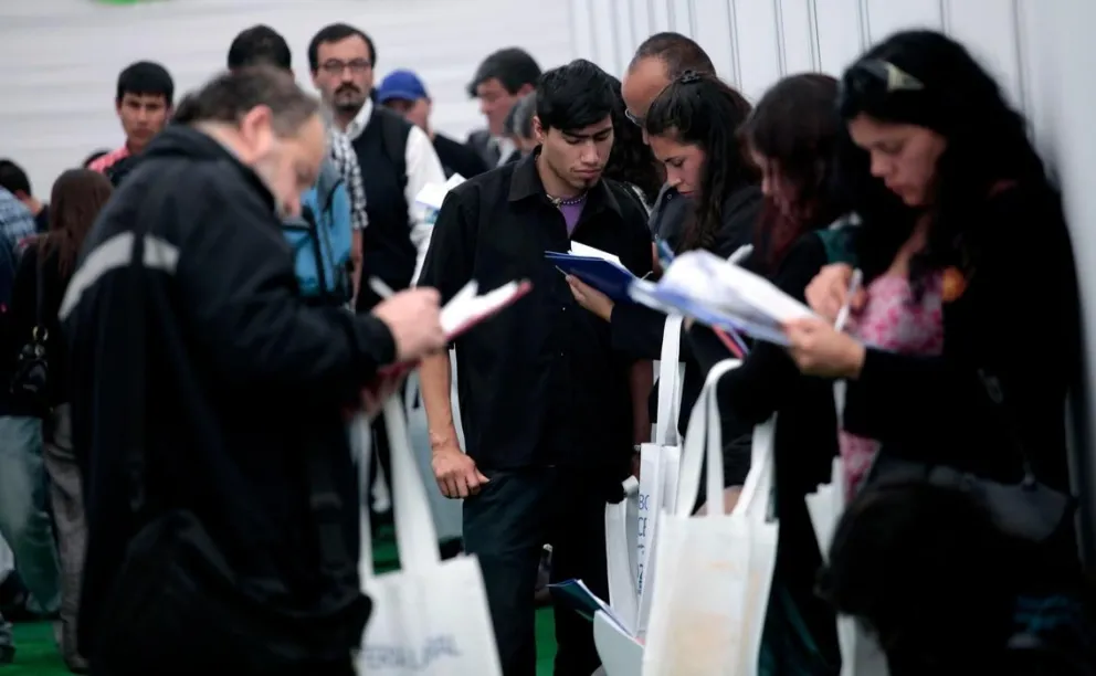 Desempleo sube cuatro décimas en Chile, al 6,8 % en trimestre marzo-mayo
