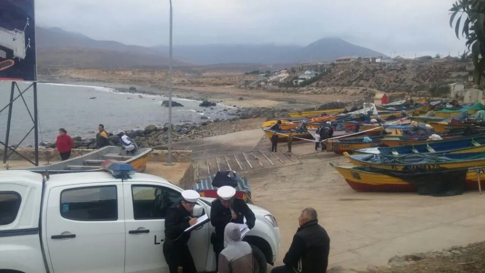 La Armada dispuso un amplio operativo para dar con la persona que se encontraba desaparecida, entrevistando a familiares para saber de quién se trataba.