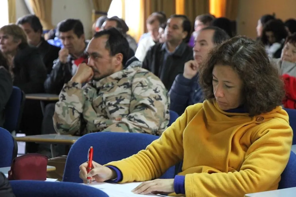 Centro Educacional de Adultos de La Serena presentó  su programa de mejoramiento a Intendente Ibáñez