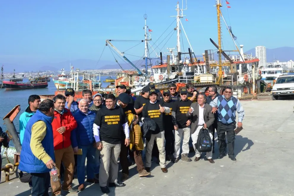 Tripulantes pesqueros rechazan posibles cambios a Ley de Pesca