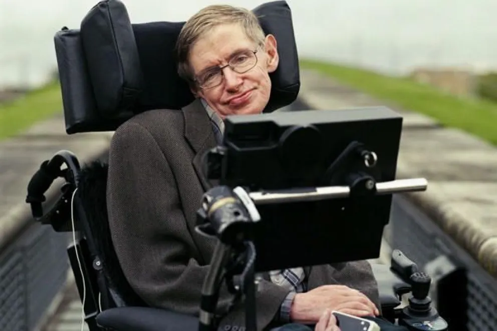 Stephen Hawking: “Se ha descubierto una nueva forma de mirar al universo”