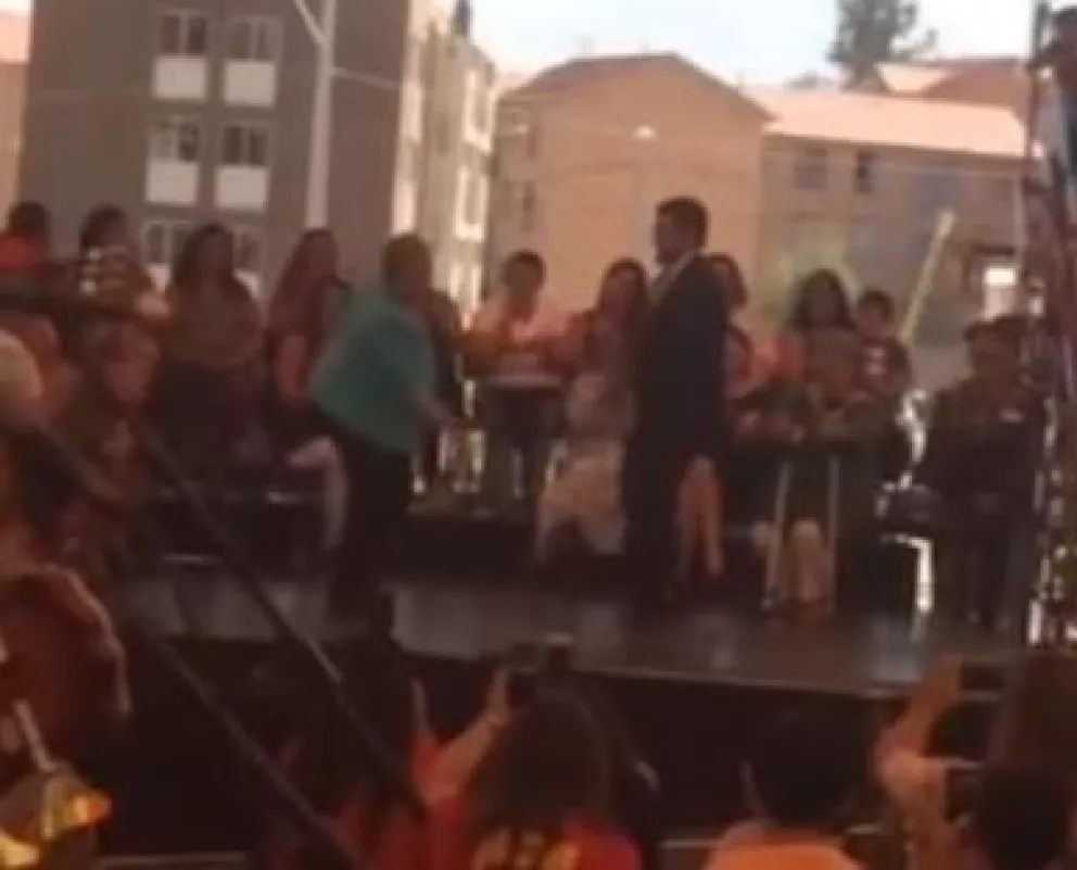 [VIDEO] La Presidenta Bachelet se luce bailando “La Piragua”