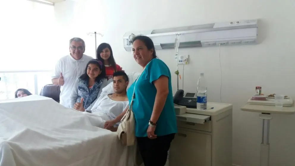 Giovanni Campusano se refugia en los afectos tras sufrir fractura de tibia