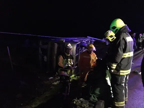 Grave accidente: volcamiento de bus deja varios lesionados y fallecidos ...