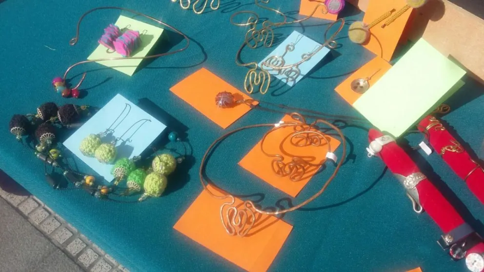 Algunos de los productos que encontrarán son artesanía, vestuario, artículos de cuero, orfebrería, productos de estética, productos de arte cinético y decoración.