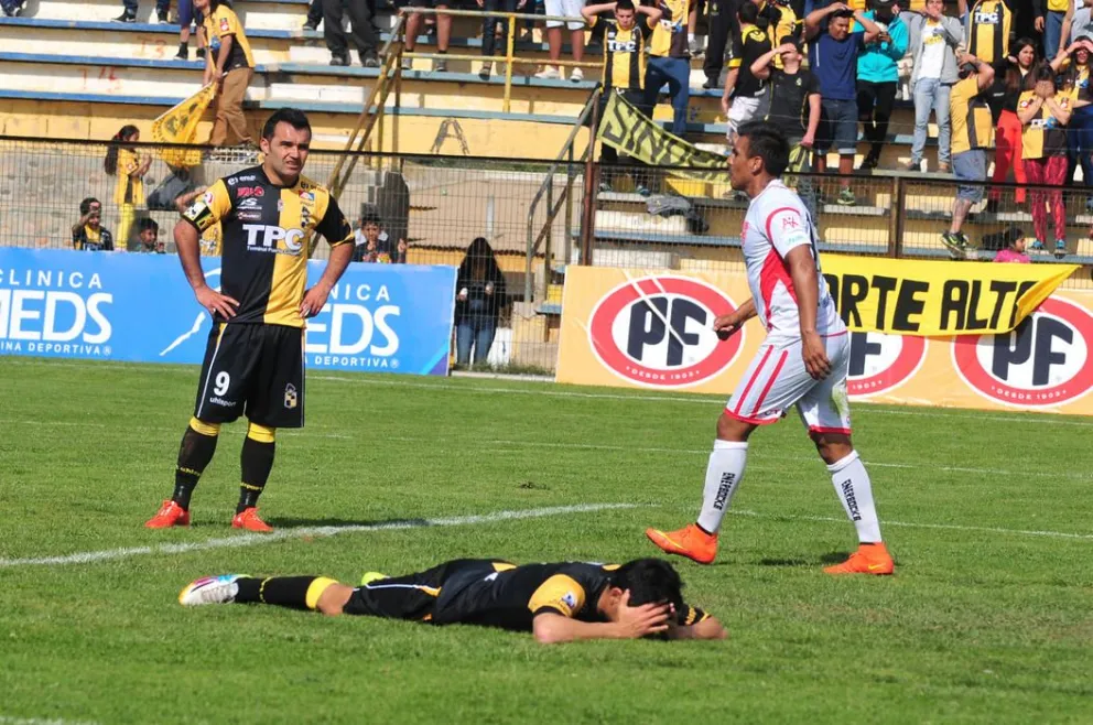 Coquimbo Unido sigue cuesta abajo: perdió con Deportes Copiapó