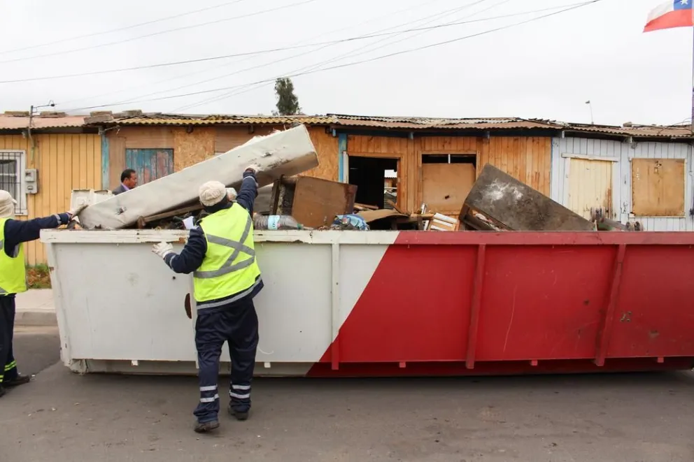 Otro caso de Mal de Diógenes obliga  a retirar 10 toneladas de basura