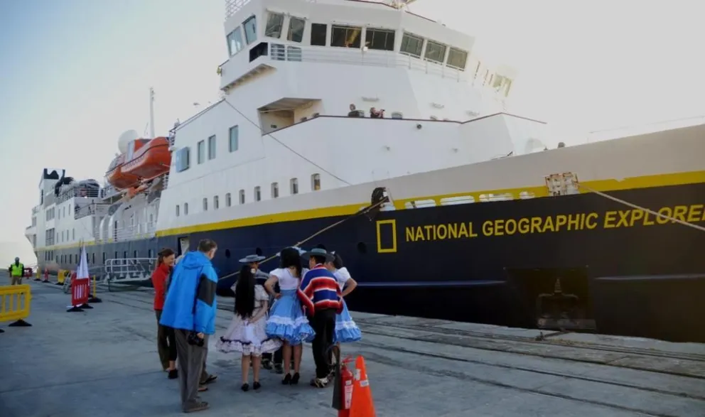 Coquimbo: Recalada de crucero National Geographic inició la temporada 2015-2016
