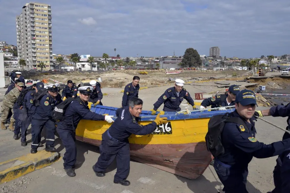 Retiran embarcaciones varadas en Coquimbo