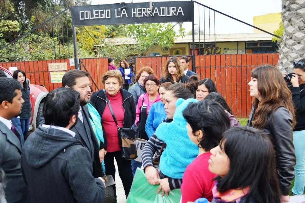 Coquimbo: Apoderados denuncian presuntas irregularidades en colegio La Herradura