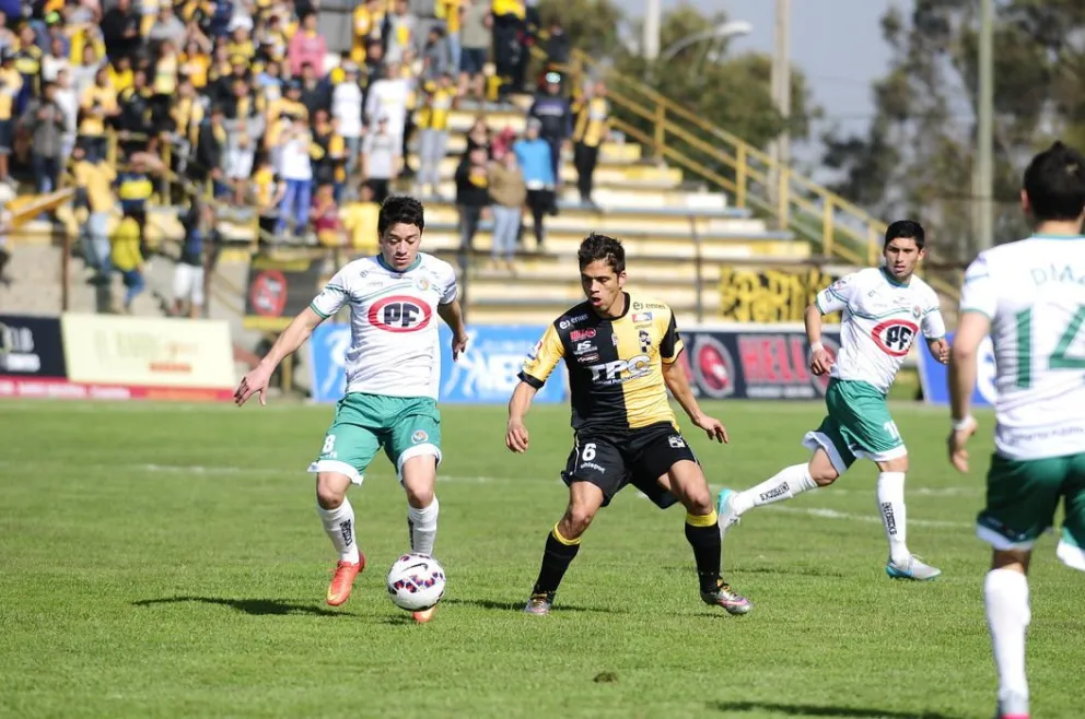 Coquimbo Unido igualó sin goles con Puerto Montt