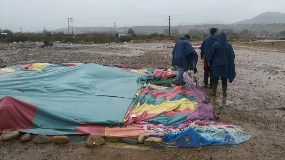 Familias gitanas sufrieron con el fuerte viento y la lluvia en La Serena