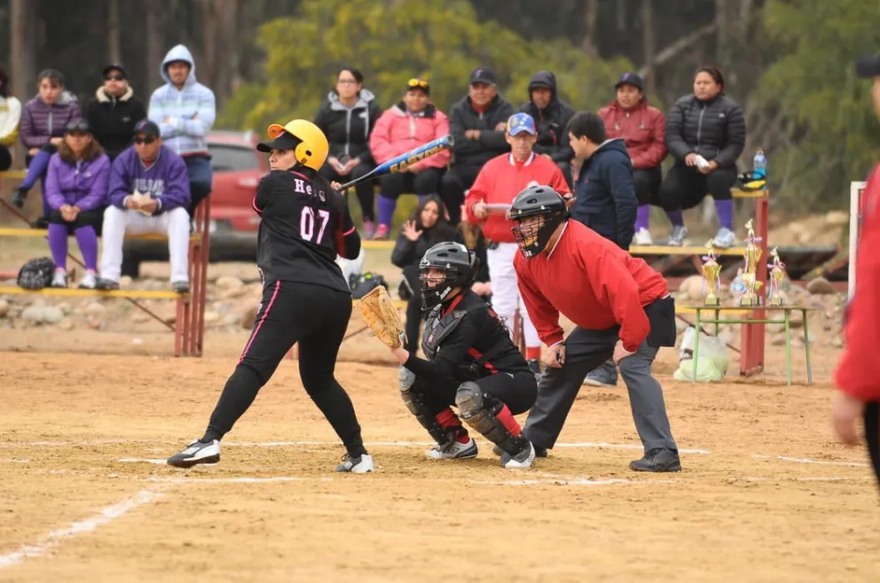 Softball ya lanzó su primer “jonrón” en Cendyr de La Serena