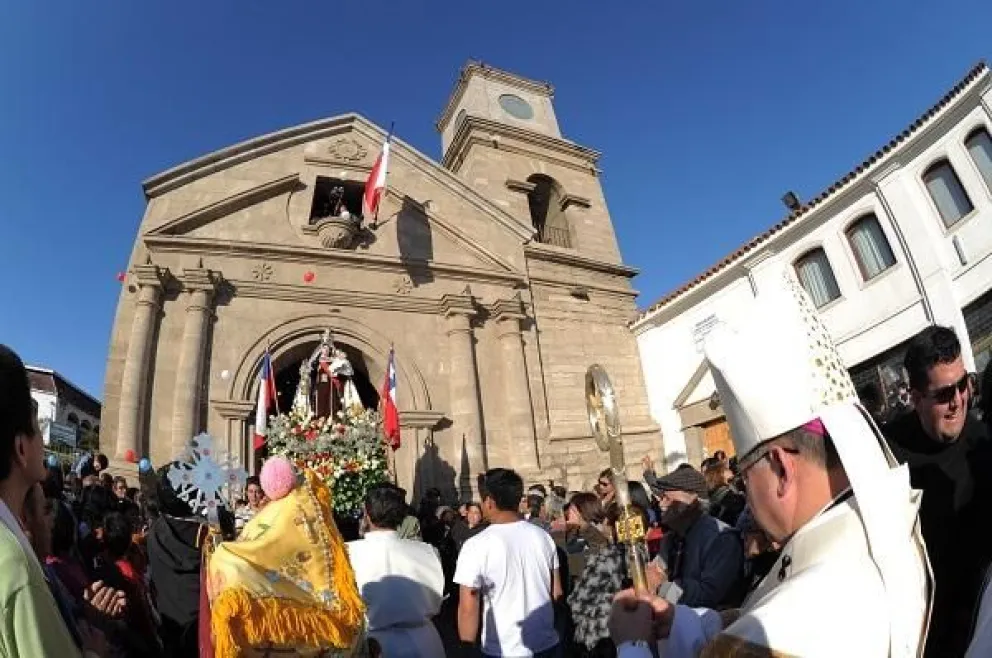Procesión en honor a la Virgen del Carmen se desarrolló en el centro serenense