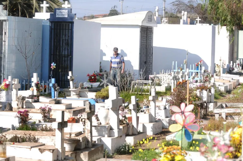 Cementerio porteño está colapsado y urge una solución