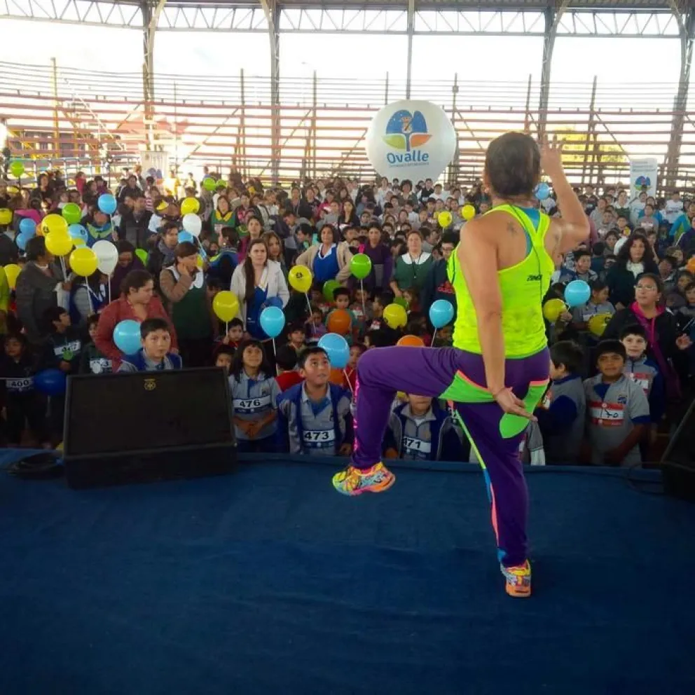 Más de mil niños participan en una Zumba Kids en Ovalle