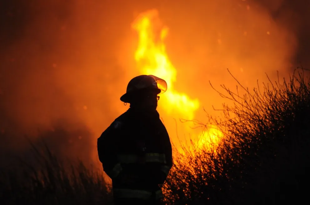 Bombero en incendio