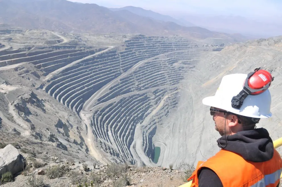 CAP reconoce riesgo de cierre de su mina El Romeral, la de mayor costo de operación