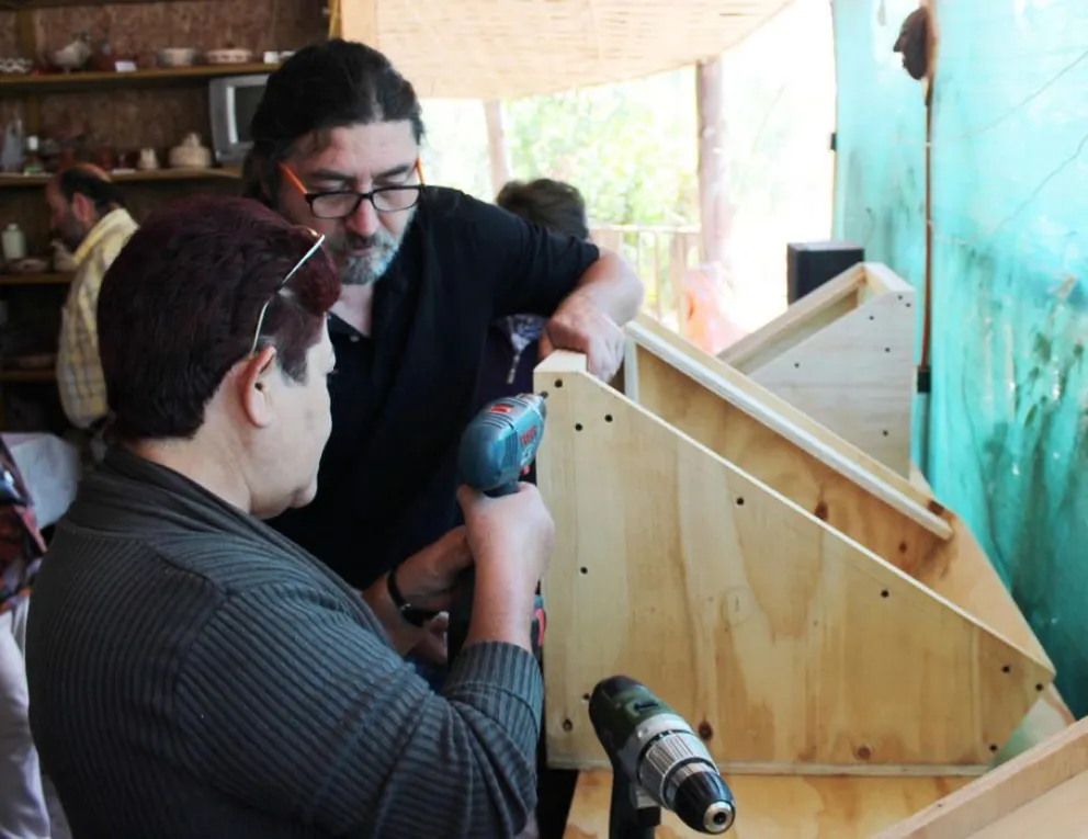 Mujeres del Limarí aprenden a fabricar hornos solares
