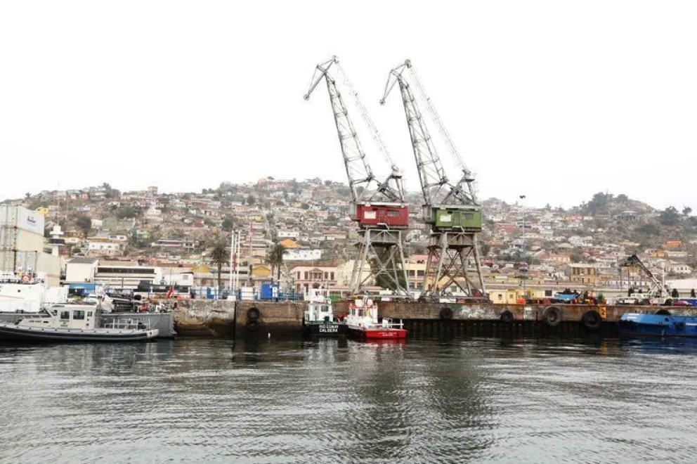 Reubicarán históricas grúas del Puerto de Coquimbo entorno al nuevo Mercado del Mar
