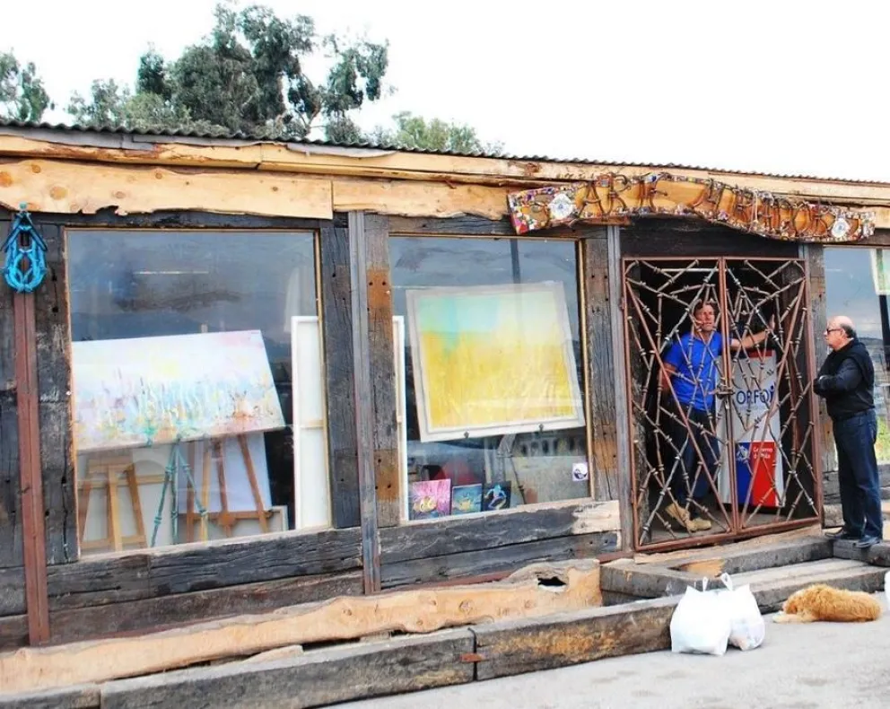 Municipio porteño ordenó demoler Galería Arte Mirador