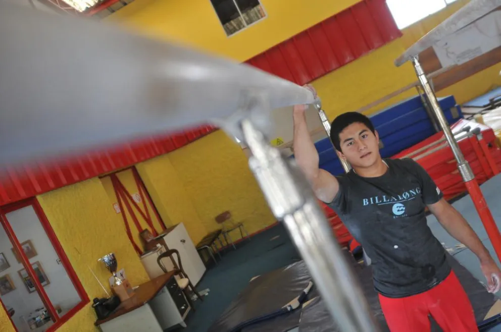 Destacan crecimiento y madurez del gimnasta regional Joel Álvarez