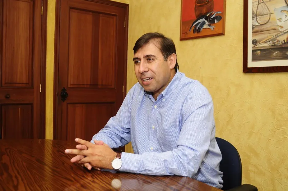 Sergio Gahona: “No es sano que el parlamentario maneje el partido”