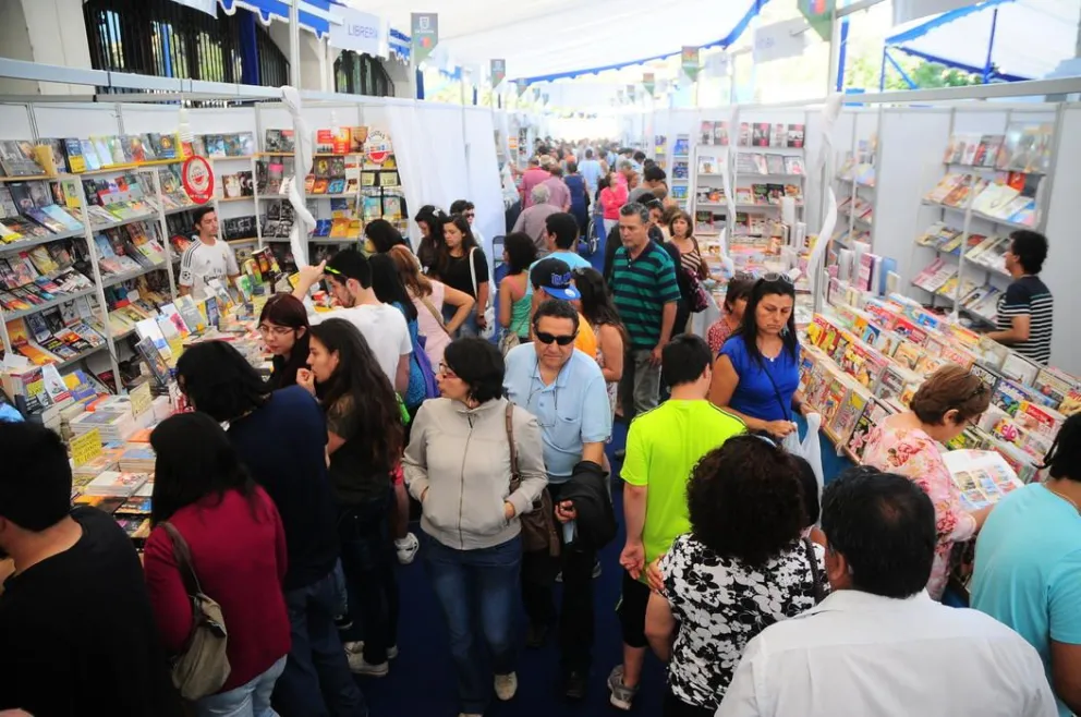 Feria del libro se transforma en epicentro de la lectura y las artes