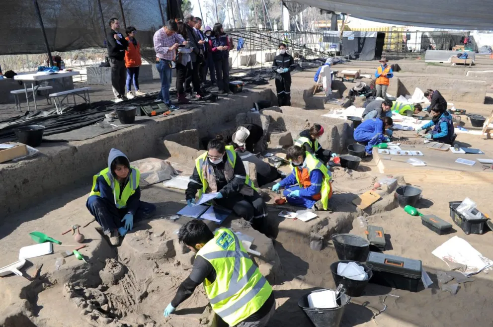 A la fecha en el lugar se han excavado 320 metros cuadrados que dan cuenta de una ocupación de 700 años de vida prehispánica. FOTO LAUTARO CARMONA