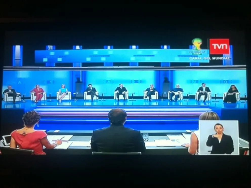 Candidatos presidenciales debaten en TV