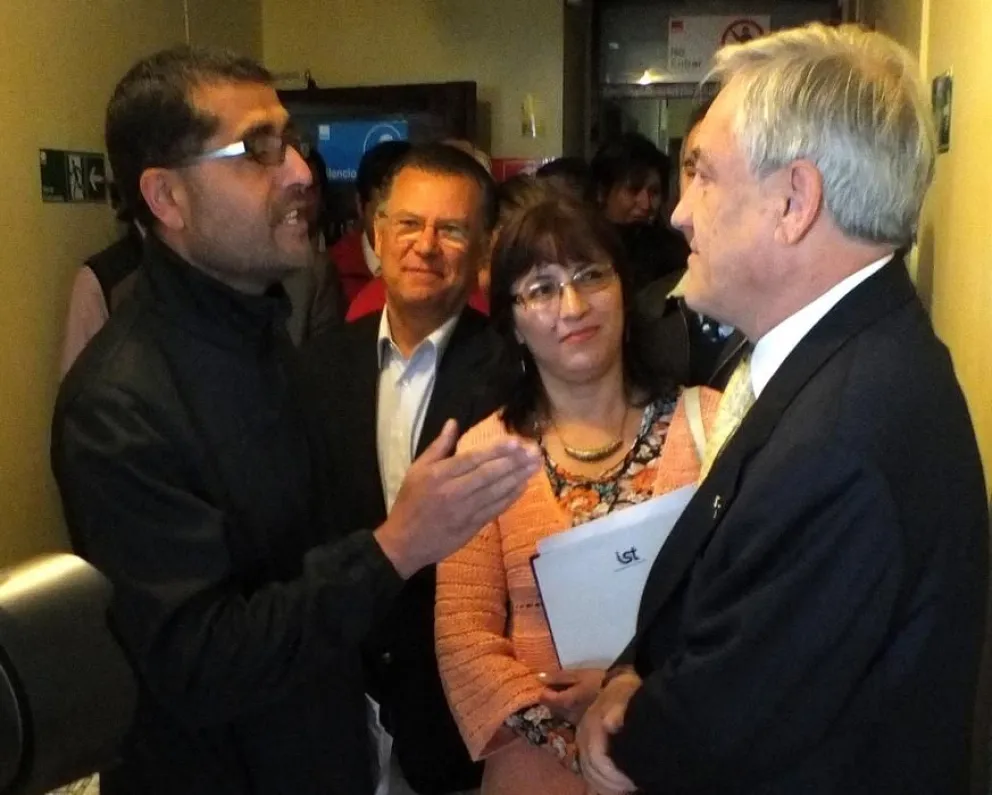 Municipales en paro piden gesto a Sebastián Piñera
