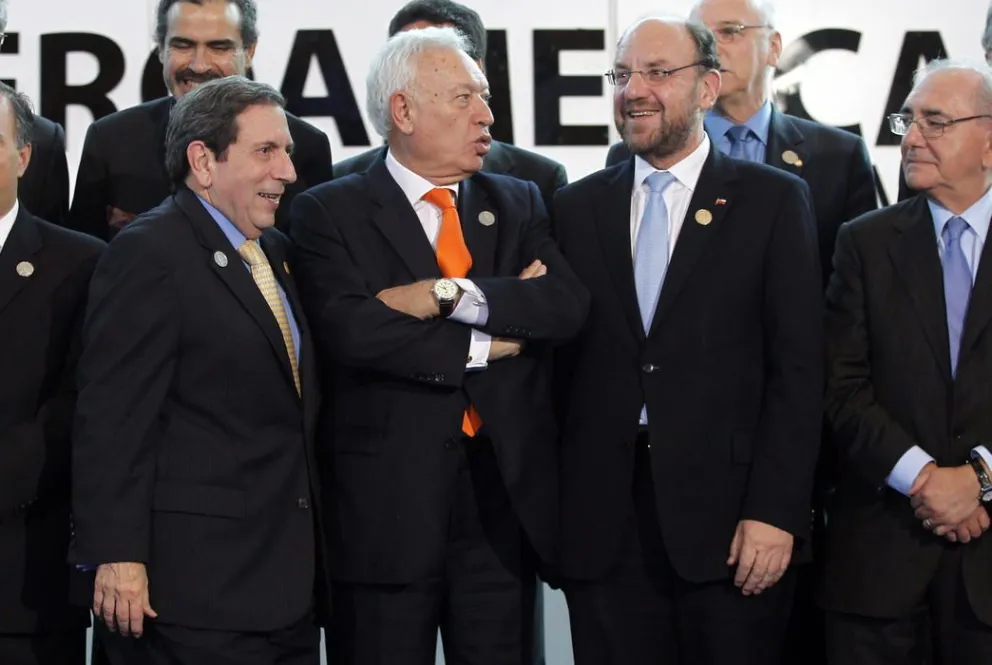 Canciller chileno llama a “renovación” de Iberoamérica