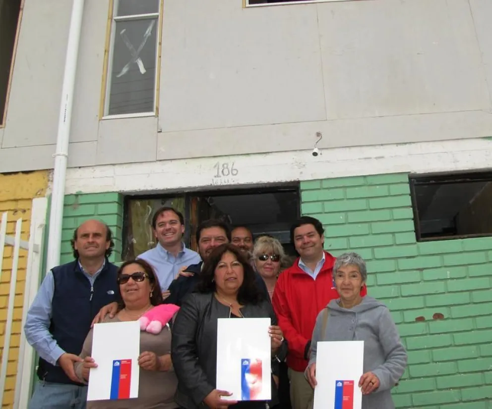 Familias reciben subsidios para reconstruir “casas polilla” en poblaciones de Coquimbo